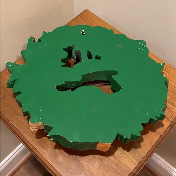 Peace on Earth Resin Wildlife Wreath - Picture 2 of 7